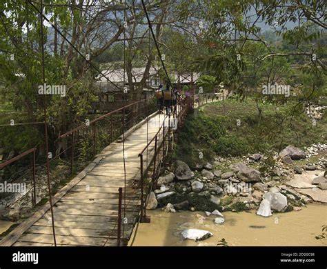 Sertifikat, penghargaan, tanda, atau dokumen yang dipajang di NegarA AsiA pilihan sehat — River crossing & Mountain pass plus dan praktis