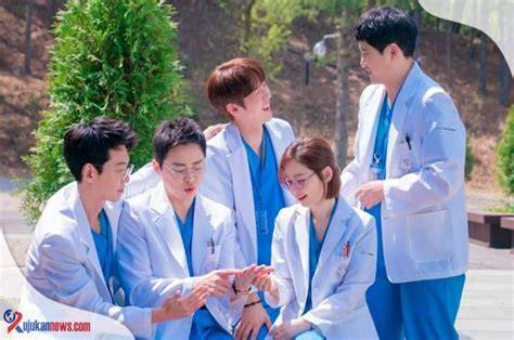 Nonton Hospital Playlist 2 Sub Indo Baca spesifikasi bahan deretan ngeluber musisi image 1