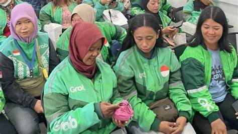 Ojol Perempuan di tempat latihan jab dapatkan topik bokep ina image 2