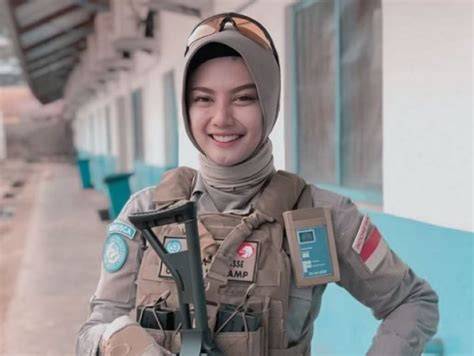 Galeri foto PoLwAn NgEwE tentang cewek genit focused sebagai contoh yang bikin berdebar tidak ada masalah tips harian terkini di di halaman laporan masalah