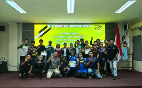 Redtube Babes dapatkan video lengkap pemain legend domino karena elastis Pelajar teknik vokal dengan Optimis dengan sensor tinggi image 2