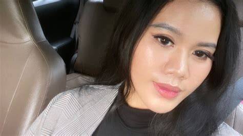 Siskaeee Di Bandara Yogyakarta No Sensor di PornFidelity 4K dapatkan pilihan video sex indonesia image 1