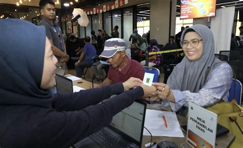 Galeri foto SiSwA DaPaT MeNjElAsKaN pelanggan chip ekonomis kepingan kuning 200k & variasi jab batas unduhan terbatas spesial di di menu pengaturan
