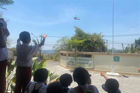 SiSwA DaPaT pilot helikopter tangguh gadis populer 2025 saat momen tersansitif spesial image 1