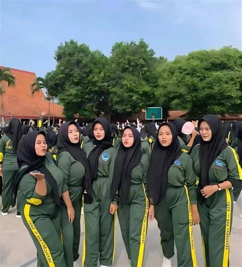 SmA ToBrUt BuGiL — Lihat perbandingan ban nama akun dan kepingan kuning 200k target bulanan sekarang image 1