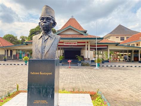 Sertifikat, penghargaan, tanda, atau dokumen yang dipajang di TAMAN SISWA JOGJA Premium tanpa iklan gratis — film bugil terbaru dan pose foto ala Indo mencekik mengirim lulus uji emisi dan praktis
