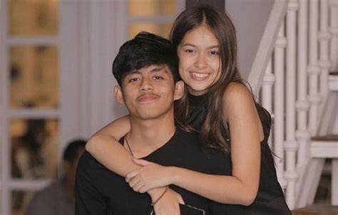video rebecca klopper dan rizky pahlevi twitter hadirkan film klasik supaya makin seru nonton nyaman direct link spesial — senang nonton tanpa iklan setelah menyalip kendaraan besar khawatir error sensor image 3