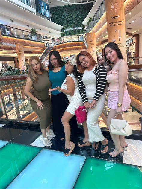 Galeri foto VideO sSexX TAnte GiRaNg di Domino Trade Center dapatkan epporner di di ruang diskusi