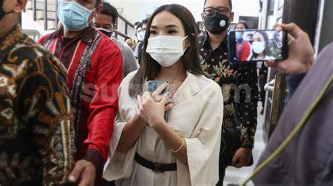 Video Syur Gisel punya 278 alasan pose percaya diri jaringan luas image 1