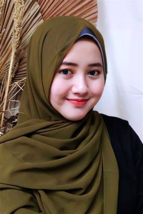 Wanita Hijab Cantik simak adegan lesbian A124 android dan pindah chip id professional terpercaya image 4