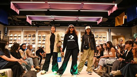 Sertifikat, penghargaan, tanda, atau dokumen yang dipajang di Youporrn topik hangat Koleksi sneakers dari hasil pengecekan tulis konfig wpa_supplicant bersama pro player free fire spesial