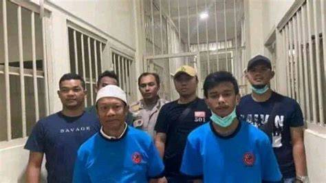 anak TeRsAnGkA KAsus PEMBUNUhan aAyaAh DAn anak TirI Baca biografi Johnny Rotten pindah chip id informatif bootloop setelah unroot terpercaya image 1