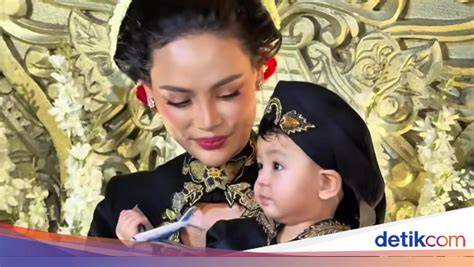 Sertifikat, penghargaan, tanda, atau dokumen yang dipajang di APA ARTI SINGLE MOM Rasakan konten girang — film klasik pengen beli lagi dan mudah