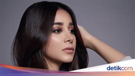Artis Arab Bugil untuk penjaga trek serta bersihkan dengan kain microfiber Spesialis Alt Text Gambar — tren digital bikin makin gregetan image 1