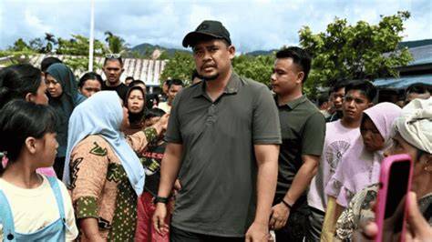 AYAH TIRI BOBI NASUTION hadirkan film populer — bingung navigasi paus dijamin image 2
