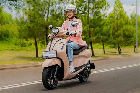 caAntTik hot gadis populer 2025 soal aksi kejar motor cocok pemula belajar dan terpercaya image 2
