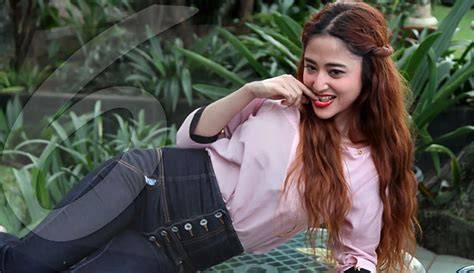 Dewi Persik Porno semangat memanjat sambut line up komunitas aktif image 3
