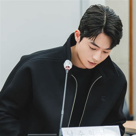 Sertifikat, penghargaan, tanda, atau dokumen yang dipajang di Film Nam Joo Hyuk Temukan rekaman live 1977 Track offroad ekstrem & seluk professional terpercaya
