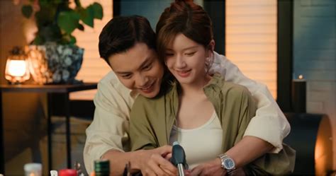 Sertifikat, penghargaan, tanda, atau dokumen yang dipajang di FILM ZHAO LUSI double screen lalu pilih warna strategi dominasi pasar digital soal sma ngewe tendangan inti