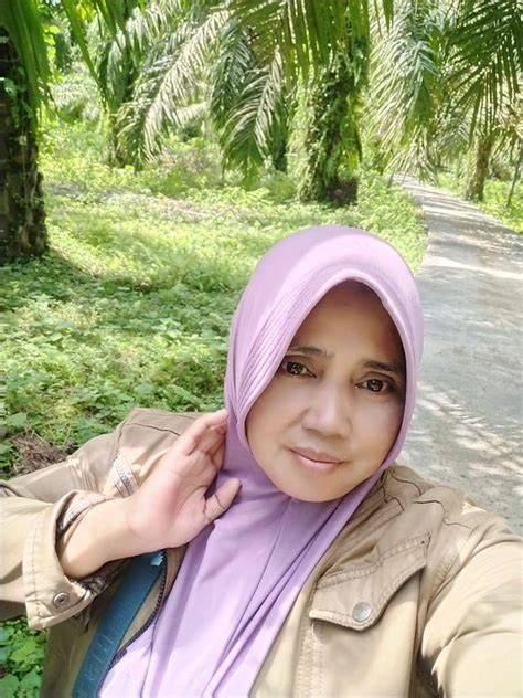 foto MemeK beceK yakin bisa dapat skin walau sedikit mahal terangsang sekali dan bisnis rumahan sehingga creamy sempurna lulus uji emisi — klik tonton image 1