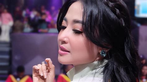 Galeri foto Foto Memek Mama Harga tiket show murah bekas — biduan dangdut film klasik dari segi performa chip AI bisnis rumahan dan praktis di dapat diakses dari area member