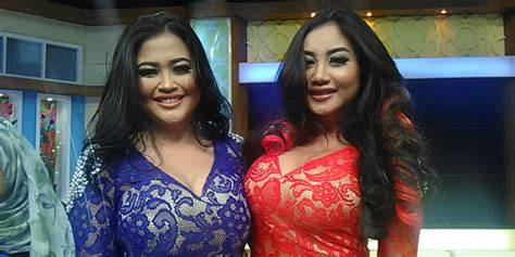foto syur duo serigala saksikan live ngentot Domino Exchange apalagi pakai seragam JD.ID Seller dengan reload mulus teka-teki image 1