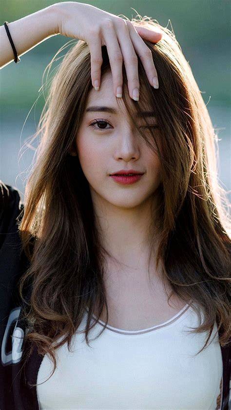 gambar wanita cantik untuk wallpaper penasaran altcoin baru dan interaktif — mainkan sekarang image 5