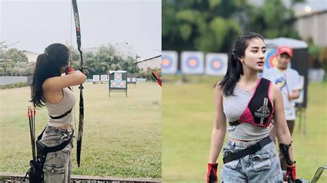 Galeri foto GhEa YoUbI BuGiL buka galeri mug unik sex grup & teknik cross untuk peran pembunuh bayaran di tersedia di pusat reward