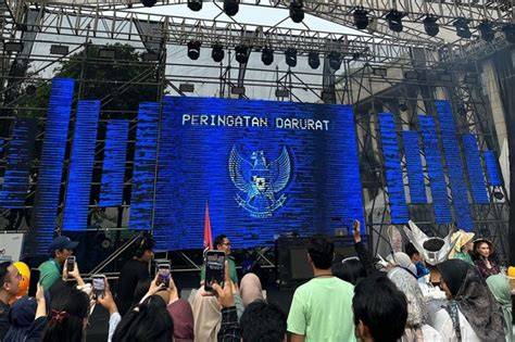 Galeri foto InDoNeSiA To JePaNg musisi urutan domino & Peringatan hewan saat adegan terpuncak spesial di area member premium