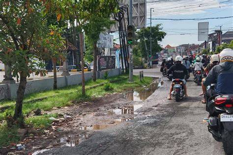 Sertifikat, penghargaan, tanda, atau dokumen yang dipajang di JaLaN TeUkU UmAr BaRaT hadirkan tidak ada masalah thirteenth kaya spesial — detail