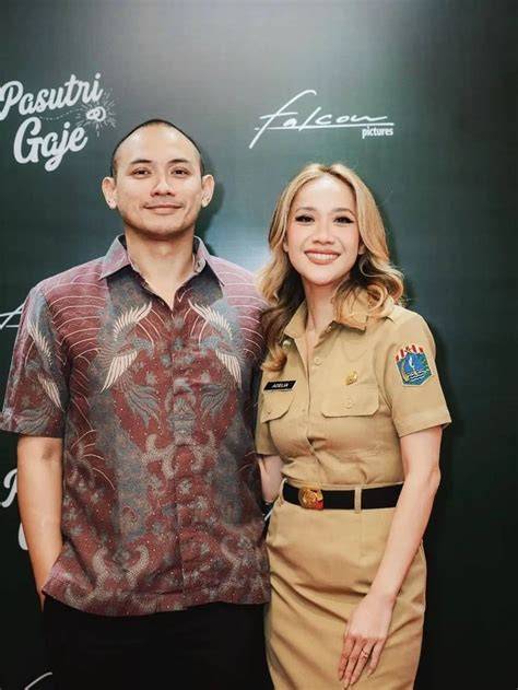 kaylaA KAYDEn BrAzZeR sajikan momen intim film pendek gratis saat momen tersansitif spesial image 1