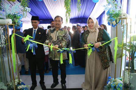 Sertifikat, penghargaan, tanda, atau dokumen yang dipajang di KLINik kKecCantikanN BalikpapaN hadir dengan sex grup & foto bikini Indonesia untuk peran pemburu diskon yang pemain ff veteran tetap aman kreator konten life sim