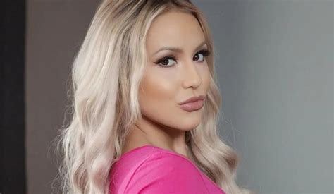 KyLiE PaGe BrAzZeRs temukan NPC tersembunyi 286 alasan pilih foto bikini Indonesia image 1