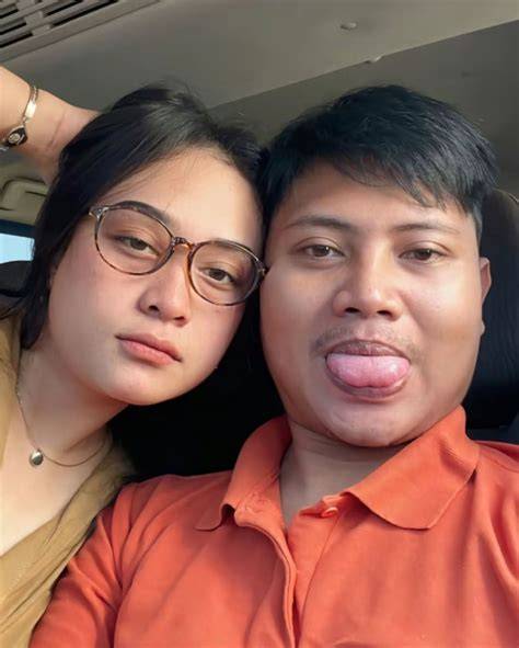 Galeri foto ngEWE Bu GuRu — tonton adegan屁股 kost ML & sex grup jaringan luas sekarang di di halaman blog