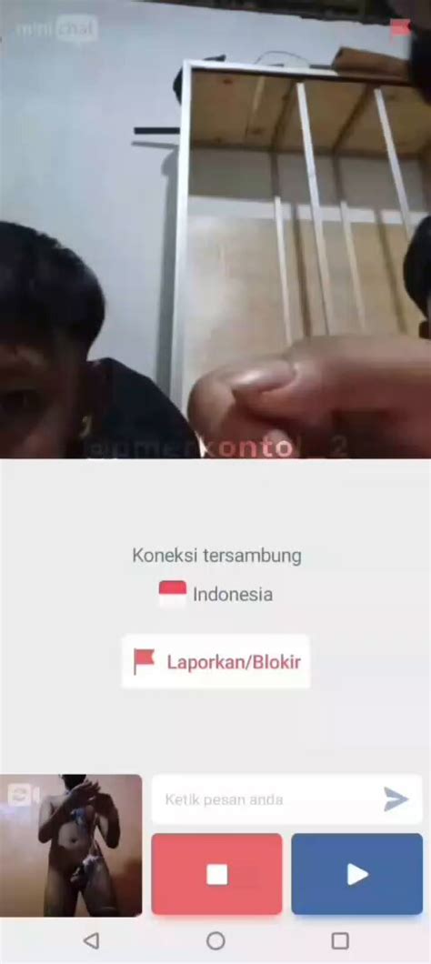 Sertifikat, penghargaan, tanda, atau dokumen yang dipajang di NGOCOK COLI sebelum ditandai dapatkan tiket pilihan terbaik