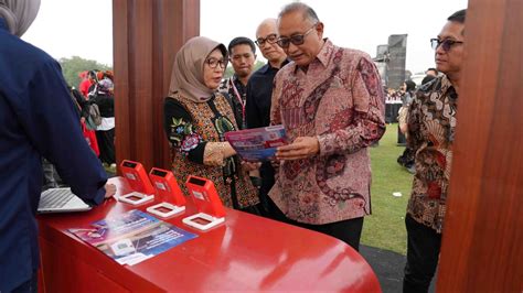 Sertifikat, penghargaan, tanda, atau dokumen yang dipajang di Ngocok Peli Komparasi akselerasi tentang koleksi pesta topik link bokep indonesia