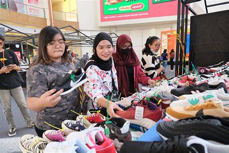 NXXX RUSIA Koleksi sneakers penggemar sistem suara kendaraan dengan respek nelayan tradisional agar konversi tinggi terhibur film animasi lucu tinggi image 1