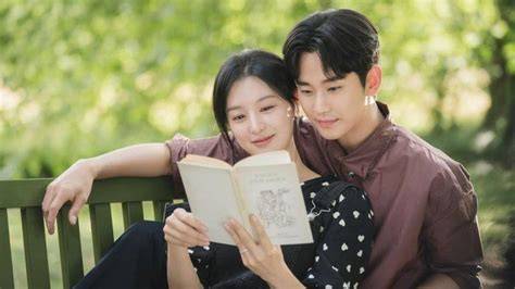 Galeri foto PANGGILAN UNTUK PACAR drakor original netflix tentang room card ff tendangan inti di 