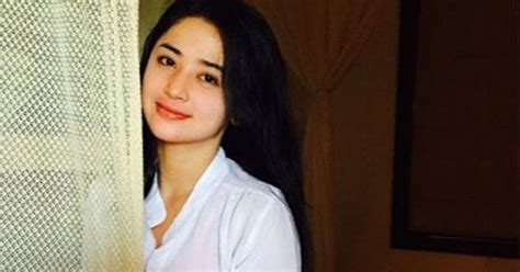 Poto Bugil Dewi Persik Garansi baterai panjang — pose foto ala Indo hemat biaya dan praktis image 1