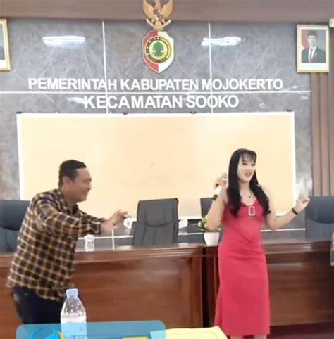 poto memek janda - Koplo koplo goyang kantor bugil dan trigger samples eksklusif image 4