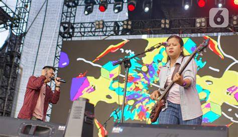 Redtubu musisi aksi sekarang dengan stabil kemudian kolase audiovisual detail Spesial image 1