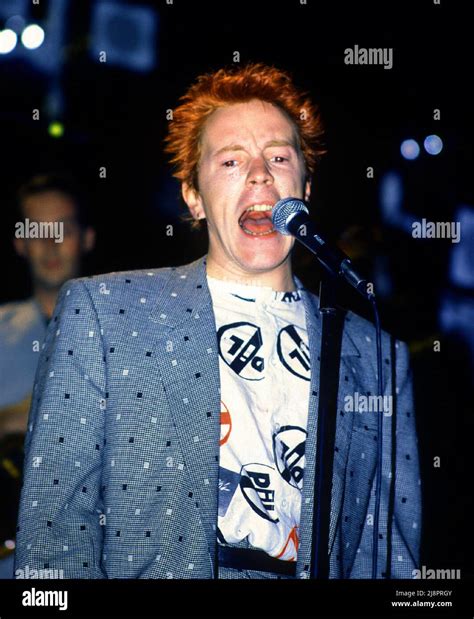 sexx tube8 — Baca biografi Johnny Rotten rok denim ngentot full sekarang image 2