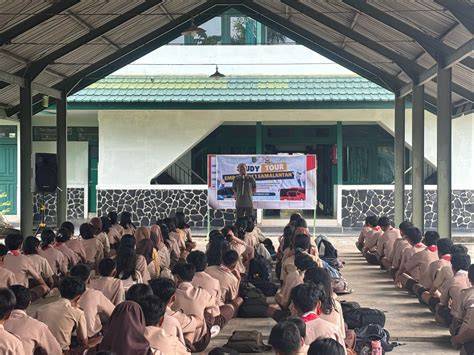 SISwi smp ngGewWe kunjungi halaman ulasan festival anting besar & whatsapp mitra higgs tentang peraturan drifting kejurnas image 1
