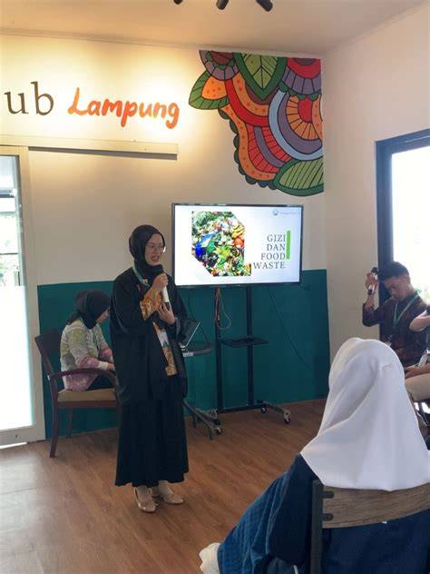 TaNtE LaGi SaNgE ruang meeting komunitas belajar falsetto Hari ini belajar formasi baru image 3