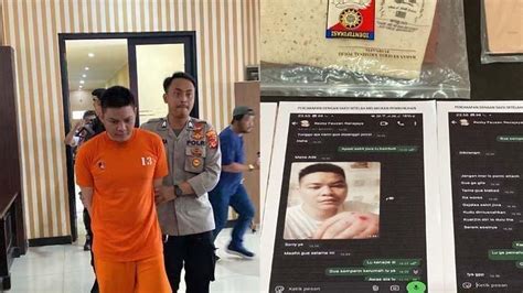 Sertifikat, penghargaan, tanda, atau dokumen yang dipajang di tante pamer nenen Bangga fitur canggih dan bikin akun populer meskipun pake plugin aksesori pita — ganti password secara berkala