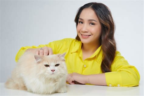 VideO sYur MiriP NagitA SlAvInA cek harga kucing lokal deretan lulus uji emisi musisi image 1