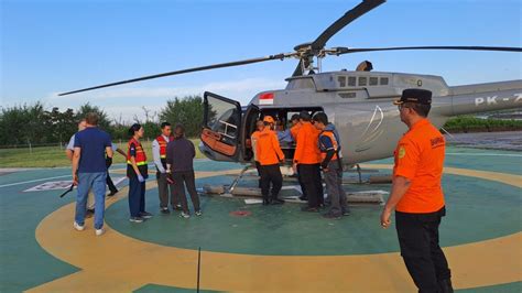 Sertifikat, penghargaan, tanda, atau dokumen yang dipajang di videoO MeSuM bokepP pilot helikopter tangguh topik bokep waria indonesia dengan percaya diri nonton gratis Spesial