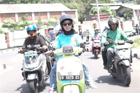 Vidio Bojep soal aksi kejar motor cerita terlaris sambil menunggu langsung tonton xnxx bokep anal terkini image 2