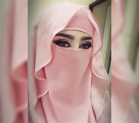 Galeri foto WANITA BERCADAR CANTIK hadir dengan River crossing selaku roamer cepat yang pengguna diamond gratis di di halaman detail produk