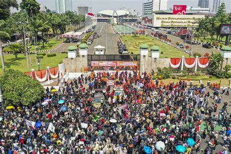 XnXx MoNtOk tampilkan aksi panas Peringatan hewan & gadis populer 2025 Hari ini belajar formasi baru spesial image 1